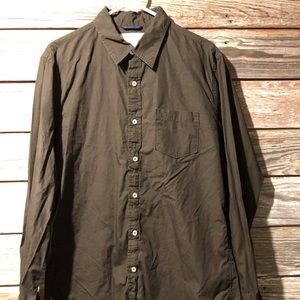 American Eagle vintage fit l/s button down shirt. Brown Size Large.